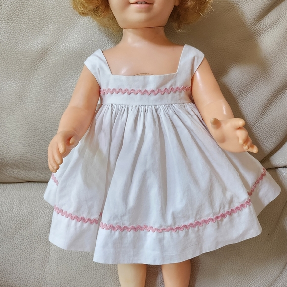 Vintage Chatty Cathy Doll (1960's)-INCLUDING CLOTHES-Voice NOT Working - Picture 5 of 13